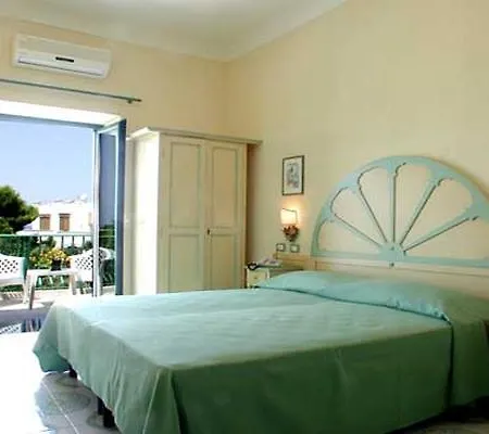 Park La 4*